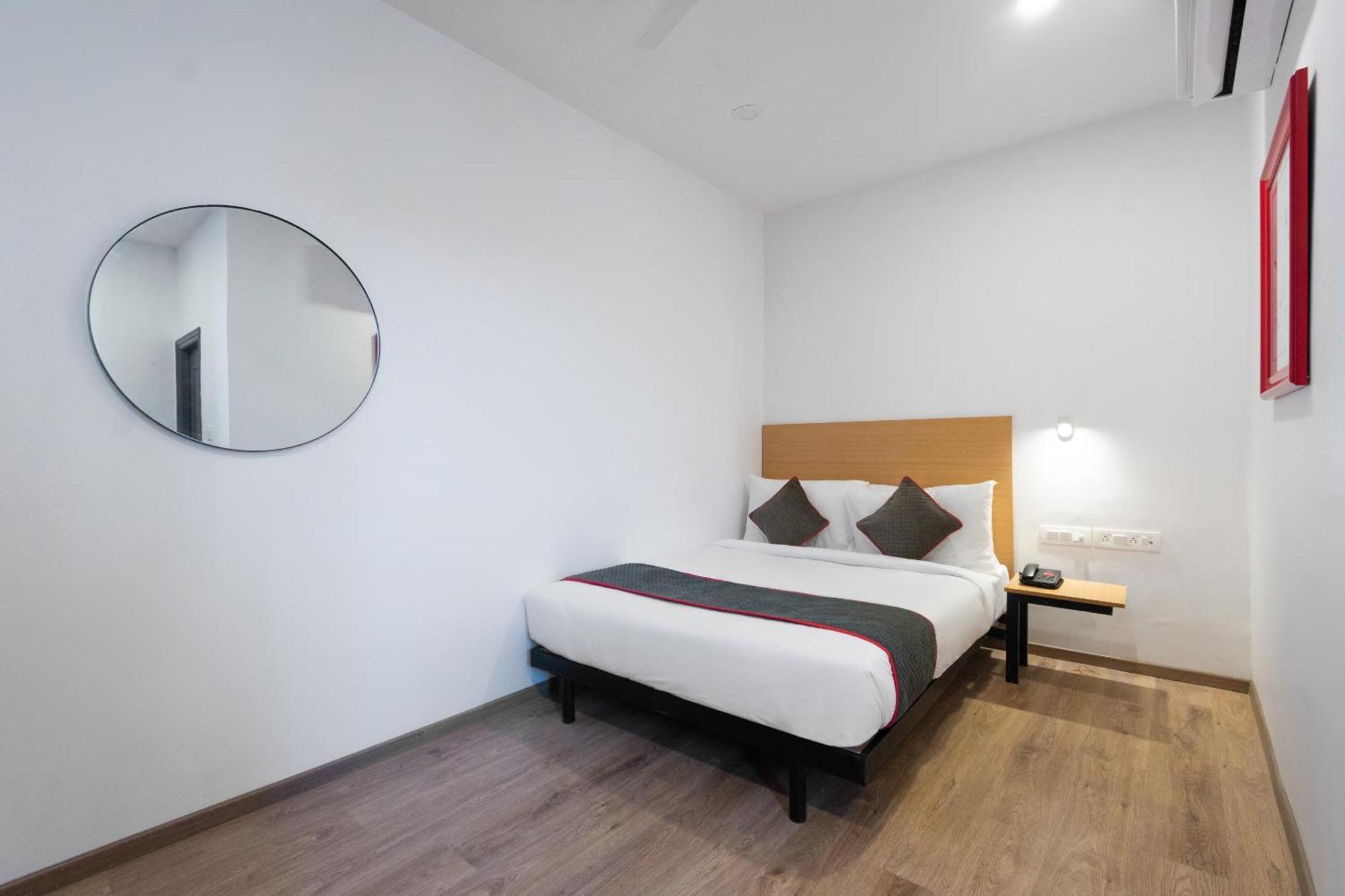 Townhouse Hotel Mannat International Колката Екстер'єр фото