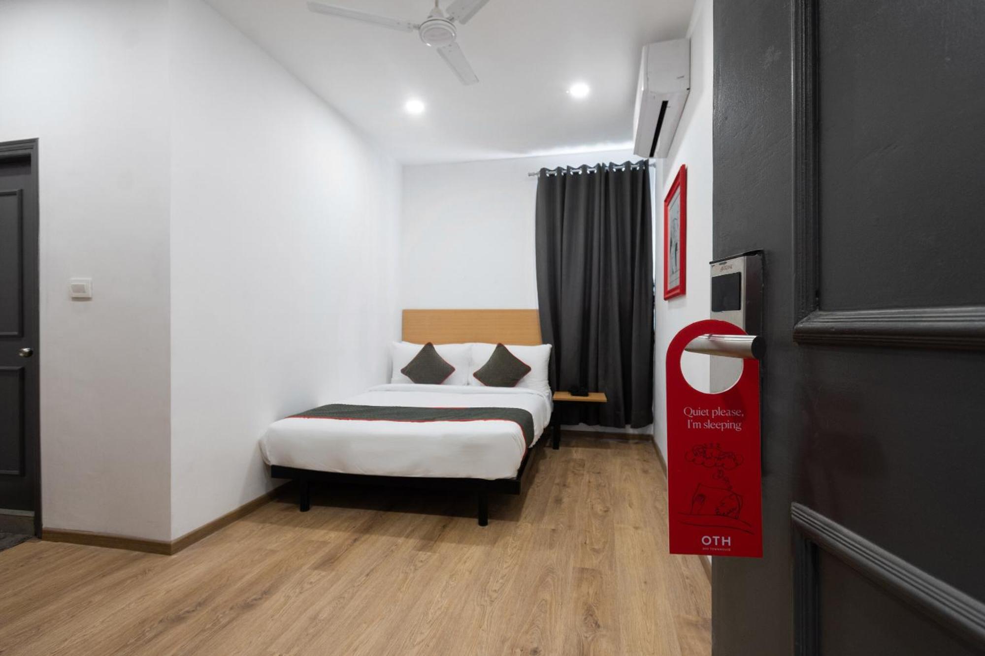Townhouse Hotel Mannat International Колката Екстер'єр фото